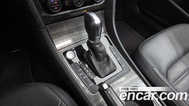 Volkswagen Passat 2018 — photo 12