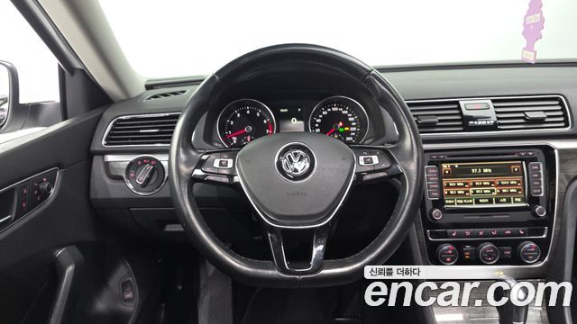 Volkswagen Passat 2018 — photo 18