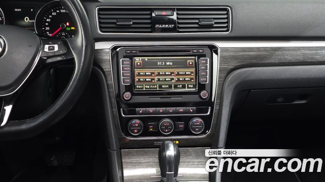 Volkswagen Passat 2018 — photo 19