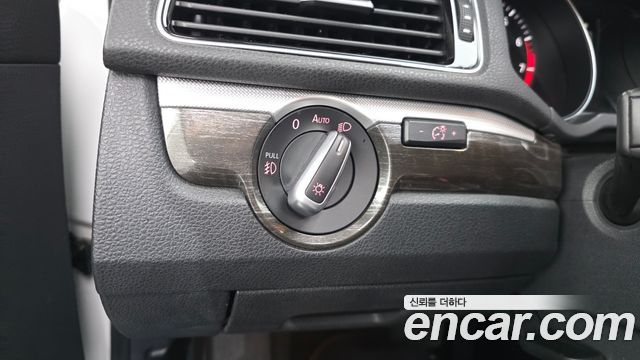 Volkswagen Passat 2018 — photo 24