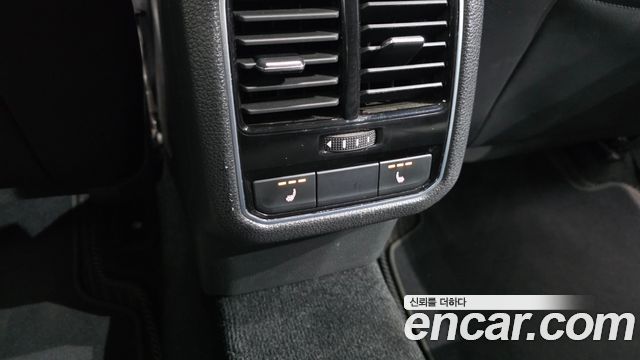 Volkswagen Passat 2018 — photo 25