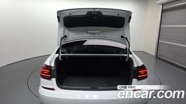 Volkswagen Passat 2018 — photo 26