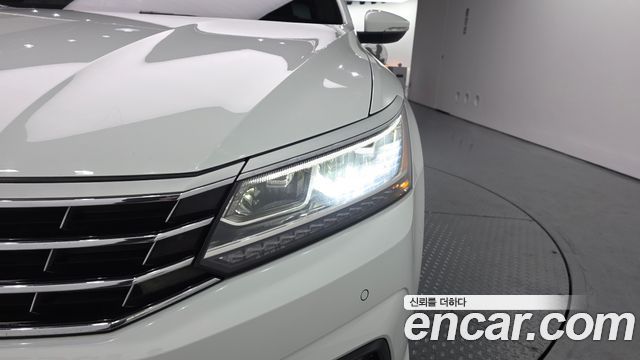 Volkswagen Passat 2018 — photo 8