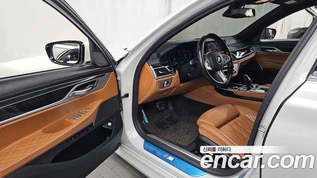 BMW 7-Series 2020 — photo 10