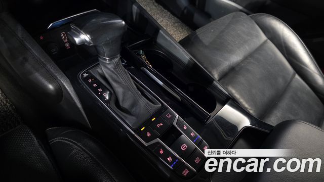 Kia K7 2019 — photo 12