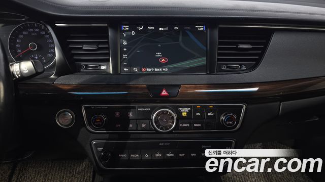 Kia K7 2019 — photo 19