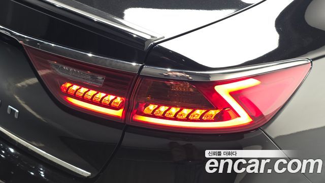 Kia K7 2019 — photo 9