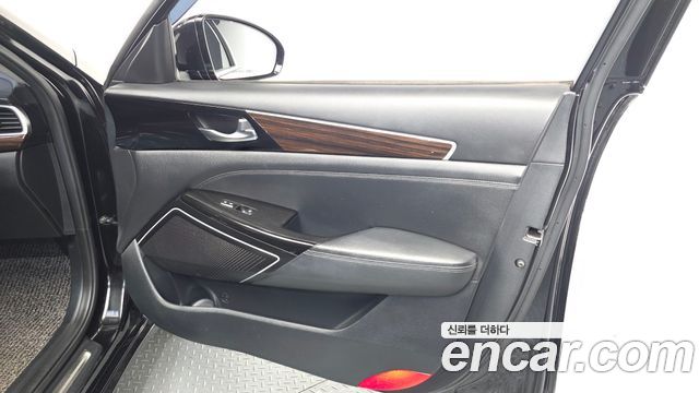 Kia K7 2019 — photo 14