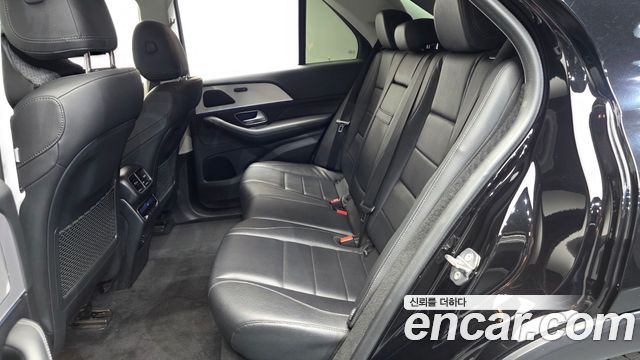 Mercedes-Benz GLE-Class 2019 — photo 17