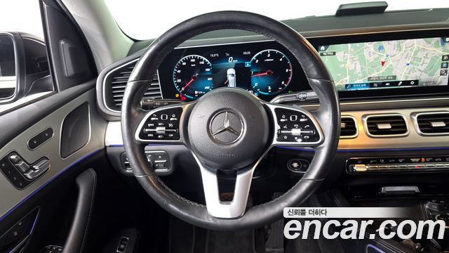 Mercedes-Benz GLE-Class 2019 — photo 19