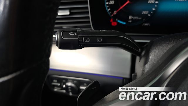 Mercedes-Benz GLE-Class 2019 — photo 29
