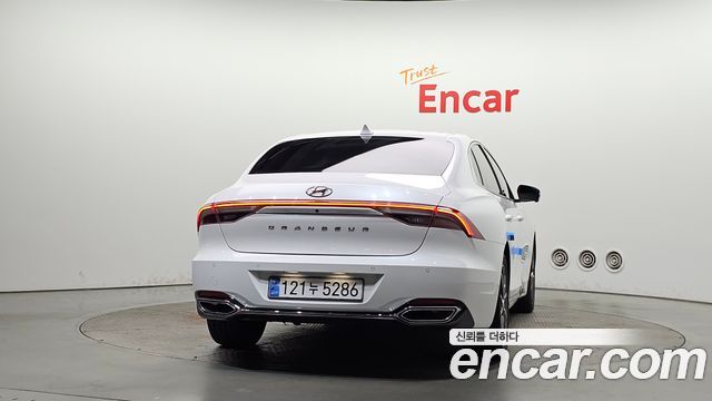 Hyundai Grandeur 2023 — photo 4