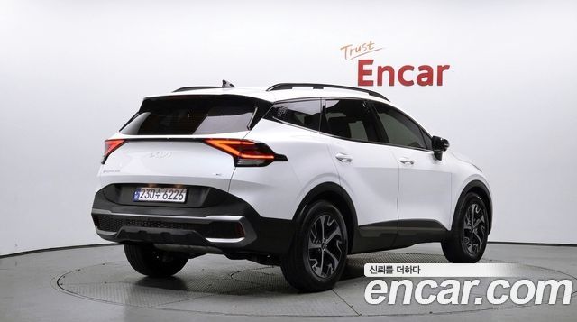 Kia Sportage 2023 — photo 2