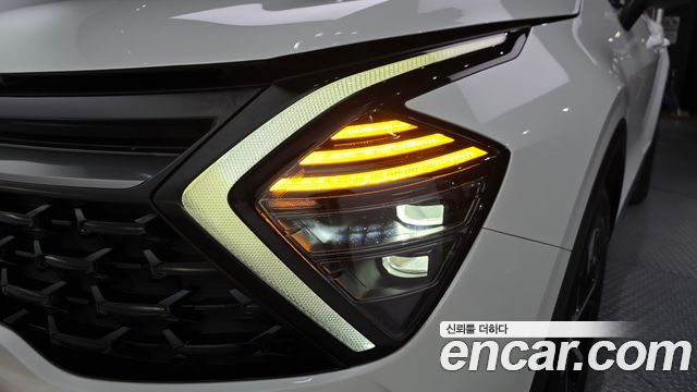 Kia Sportage 2023 — photo 8