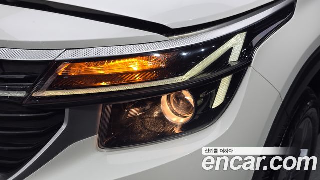 Kia Seltos 2023 — photo 8