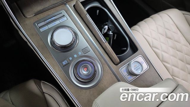 Genesis GV80 2023 — photo 12