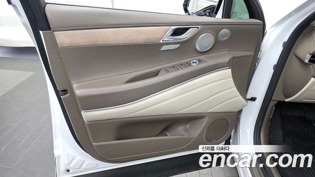Genesis GV80 2023 — photo 14