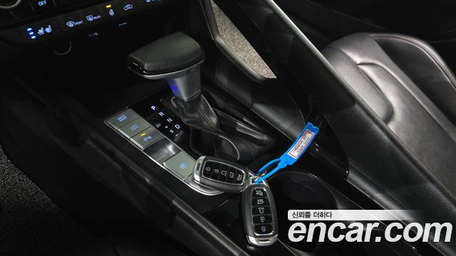 Hyundai AVANTE 2021 — photo 12