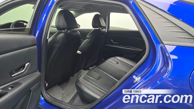 Hyundai AVANTE 2021 — photo 17