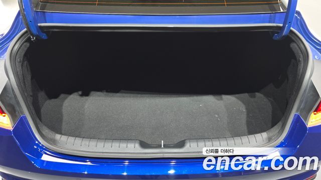 Hyundai AVANTE 2021 — photo 29