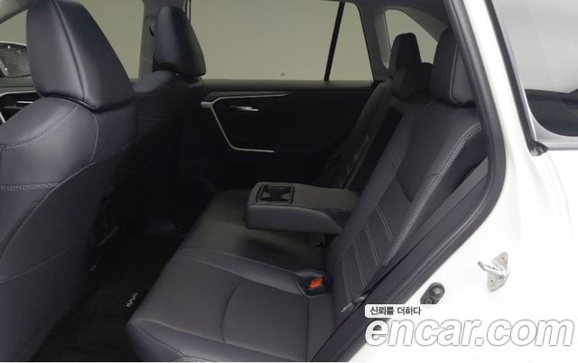 Toyota RAV4 2025 — photo 13