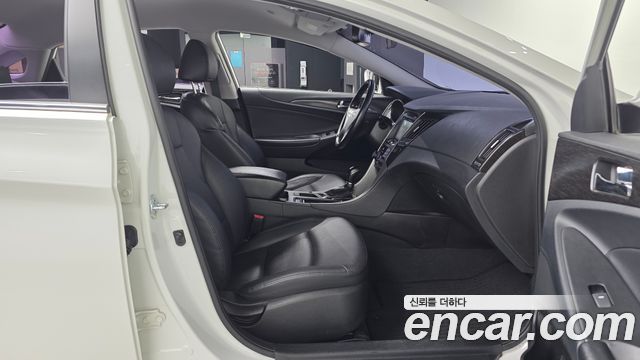 Hyundai Sonata 2014 — photo 17