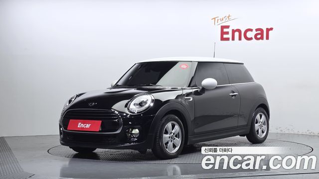 Mini Cooper 2018 — photo 1