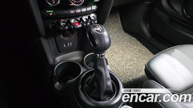 Mini Cooper 2018 — photo 9
