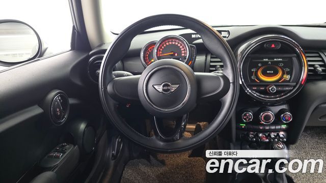 Mini Cooper 2018 — photo 12