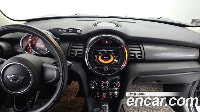 Mini Cooper 2018 — photo 13