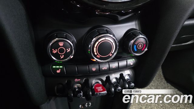 Mini Cooper 2018 — photo 16