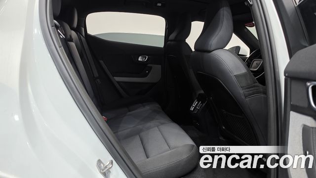 Polestar Polestar 2 2022 — photo 17