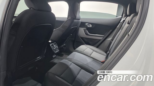 Polestar Polestar 2 2022 — photo 26