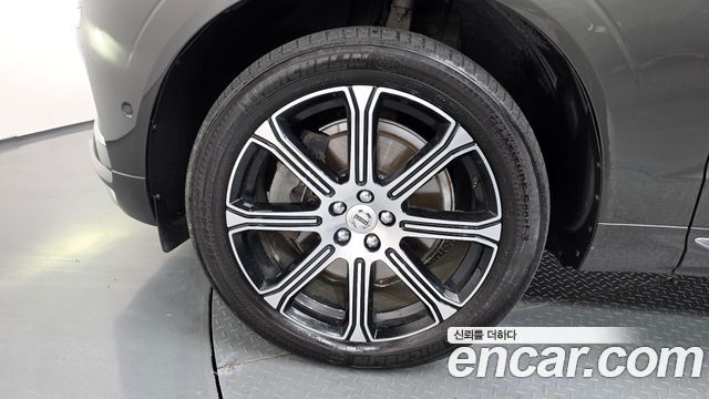 Volvo XC60 2019 — photo 5