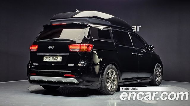 Kia Canival 2017 — photo 2