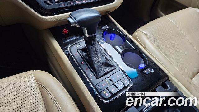 Kia Canival 2017 — photo 12