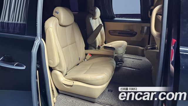 Kia Canival 2017 — photo 17