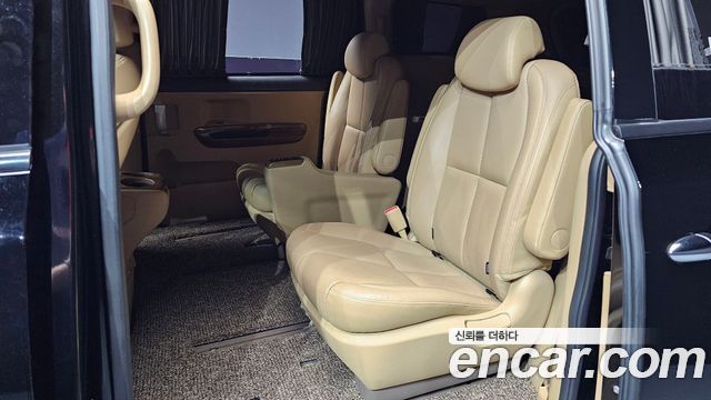Kia Canival 2017 — photo 18