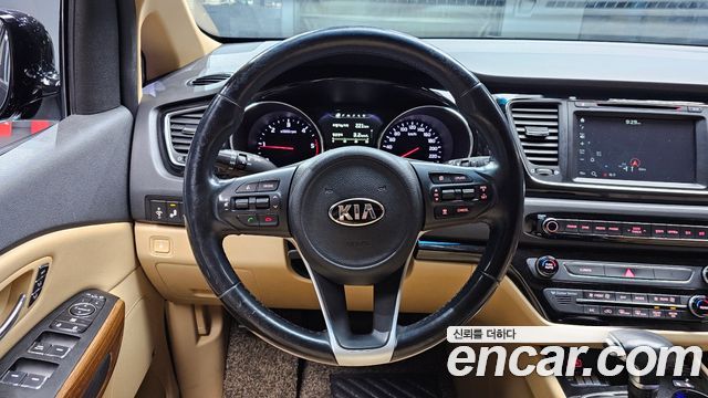 Kia Canival 2017 — photo 19