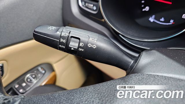 Kia Canival 2017 — photo 25