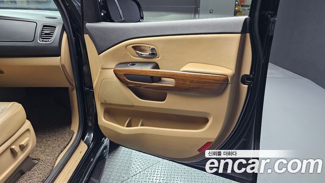 Kia Canival 2017 — photo 15
