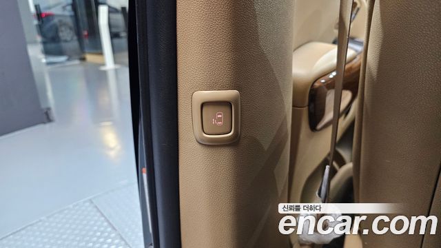 Kia Canival 2017 — photo 28