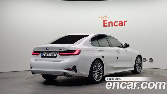 BMW 3-Series 2021 — photo 2
