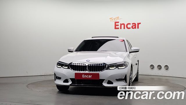 BMW 3-Series 2021 — photo 3