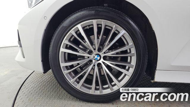 BMW 3-Series 2021 — photo 5