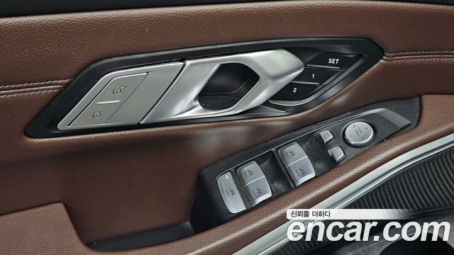 BMW 3-Series 2021 — photo 19
