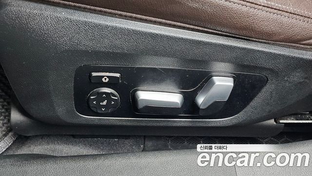 BMW 3-Series 2021 — photo 20
