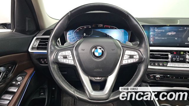 BMW 3-Series 2021 — photo 22