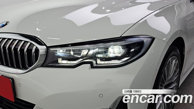 BMW 3-Series 2021 — photo 8