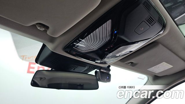 BMW 3-Series 2021 — photo 28